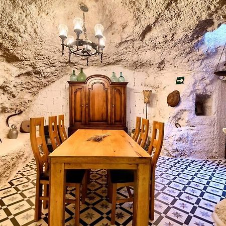 Cueva Con Jacuzzi A 20 Minutos De Valencia Villa Benaguacil Exterior photo