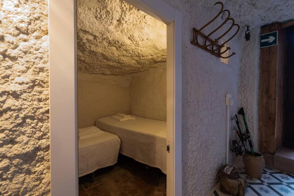 Cueva Con Jacuzzi A 20 Minutos De Valencia Villa Benaguacil Exterior photo