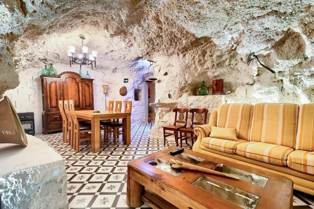 Cueva Con Jacuzzi A 20 Minutos De Valencia Villa Benaguacil Exterior photo